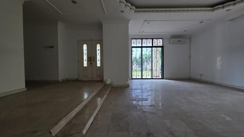 Bungalow House untuk Dijual di Kota Kemuning (Shah Alam) - J J - Living Room - PropertyGuru.com.my