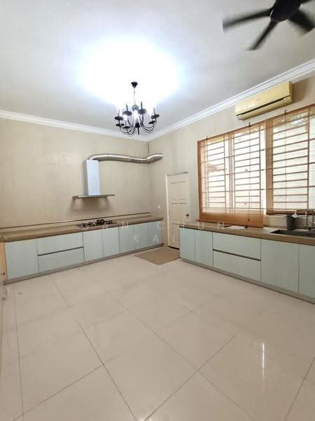 Rumah Berkembar untuk Disewa di Sungai Ara @ 3 Storey Semi D (Sungai Ara) - Gan Chun Kai - Kitchen - PropertyGuru.com.my
