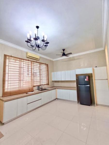 Rumah Berkembar untuk Disewa di Sungai Ara @ 3 Storey Semi D (Sungai Ara) - Gan Chun Kai - Kitchen - PropertyGuru.com.my