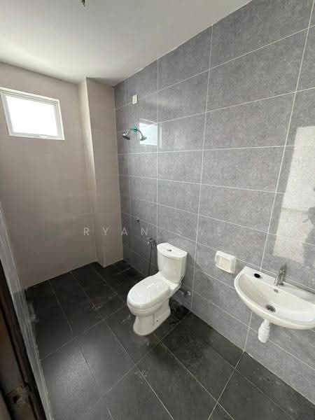 Rumah Teres 2-Tingkat untuk Dijual di Taman Sri Mewah (Klang) - Ryan Swe - Bathroom - PropertyGuru.com.my