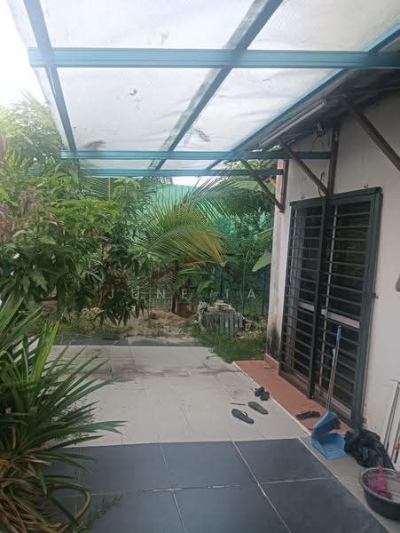 Rumah Bandar untuk Disewa di Taman Equine (Seri Kembangan) - June Tan - Exterior - PropertyGuru.com.my