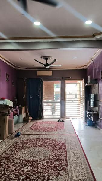 Rumah Bandar untuk Disewa di Taman Equine (Seri Kembangan) - June Tan - Living Room - PropertyGuru.com.my