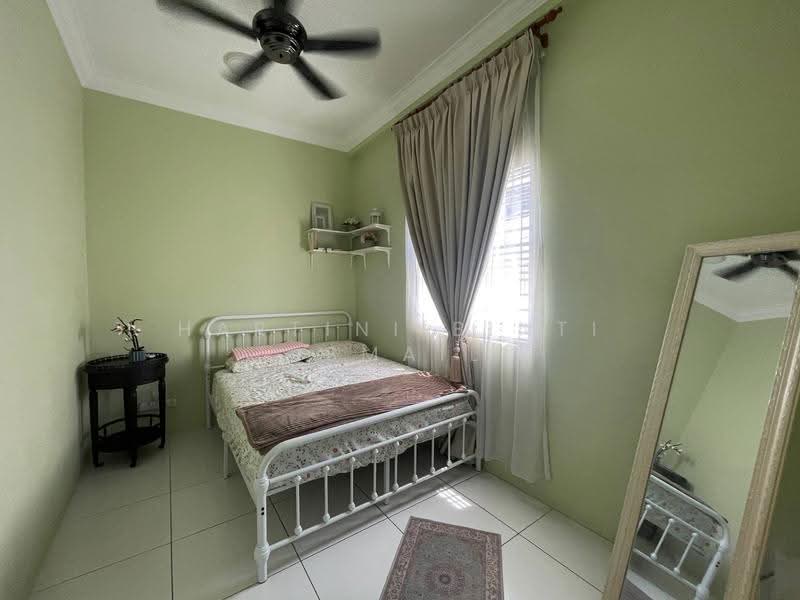 Rumah Bandar untuk Dijual di Puncak Alam (Selangor) - Hartini Binti Ismail - Bedroom - PropertyGuru.com.my