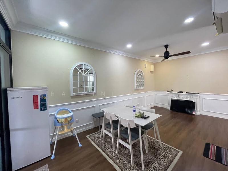 Rumah Bandar untuk Dijual di Puncak Alam (Selangor) - Hartini Binti Ismail - Dining Room - PropertyGuru.com.my