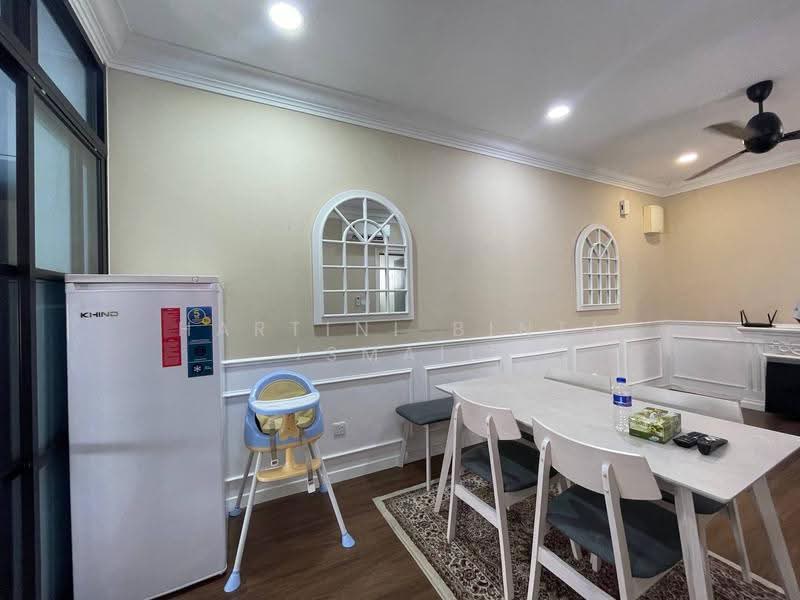 Rumah Bandar untuk Dijual di Puncak Alam (Selangor) - Hartini Binti Ismail - Dining Room - PropertyGuru.com.my