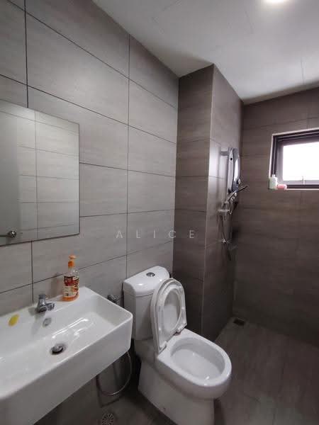 Pangsapuri untuk Disewa di Amber Residence - Alice Wong - Bathroom - PropertyGuru.com.my