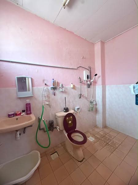 Terraced House for Sale in Taman Tun Perak (Rawang) - Michael Choong - Bathroom - PropertyGuru.com.my