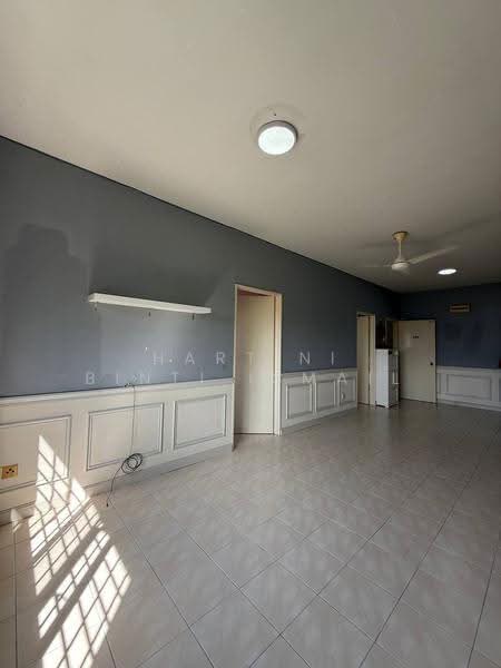 Pangsapuri untuk Dijual di Pangsapuri Mayang (Puncak Jalil) - Hartini Binti Ismail - Living Room - PropertyGuru.com.my