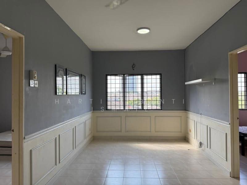 Pangsapuri untuk Dijual di Pangsapuri Mayang (Puncak Jalil) - Hartini Binti Ismail - Living Room - PropertyGuru.com.my