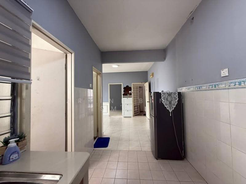 Pangsapuri untuk Dijual di Pangsapuri Mayang (Puncak Jalil) - Hartini Binti Ismail - Corridor - PropertyGuru.com.my