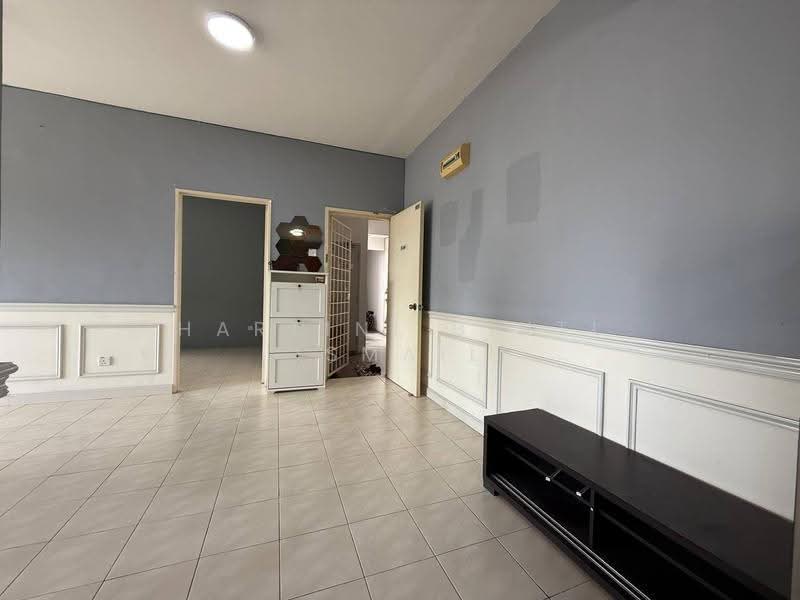 Pangsapuri untuk Dijual di Pangsapuri Mayang (Puncak Jalil) - Hartini Binti Ismail - Living Room - PropertyGuru.com.my