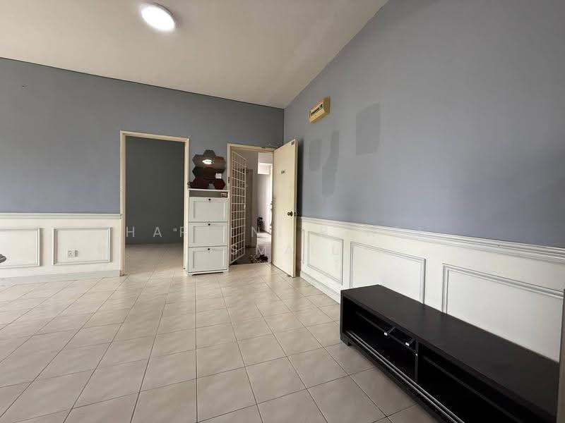 Pangsapuri untuk Dijual di Pangsapuri Mayang (Puncak Jalil) - Hartini Binti Ismail - Living Room - PropertyGuru.com.my