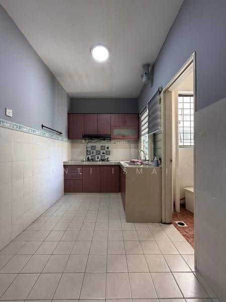 Pangsapuri untuk Dijual di Pangsapuri Mayang (Puncak Jalil) - Hartini Binti Ismail - Kitchen - PropertyGuru.com.my