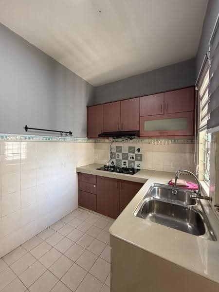 Pangsapuri untuk Dijual di Pangsapuri Mayang (Puncak Jalil) - Hartini Binti Ismail - Kitchen - PropertyGuru.com.my