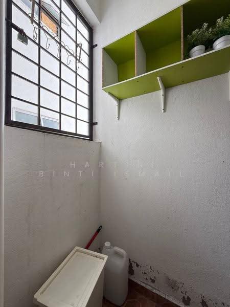 Pangsapuri untuk Dijual di Pangsapuri Mayang (Puncak Jalil) - Hartini Binti Ismail - Interior - PropertyGuru.com.my