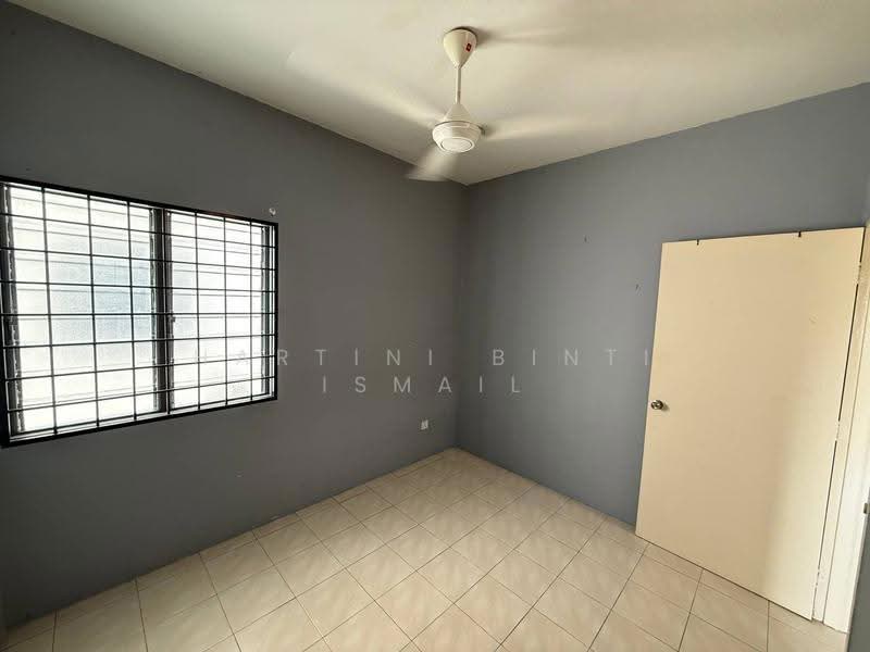 Pangsapuri untuk Dijual di Pangsapuri Mayang (Puncak Jalil) - Hartini Binti Ismail - Interior - PropertyGuru.com.my