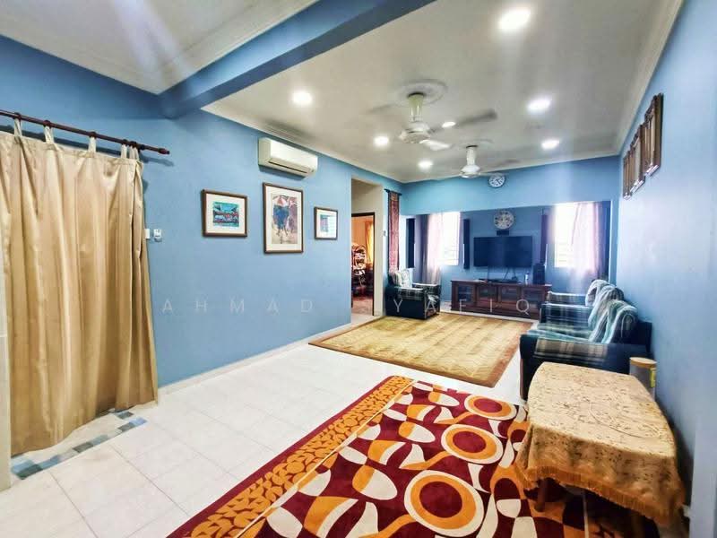 Pangsapuri untuk Dijual di Pangsapuri Desa Subang - Ahmad Syafiq - Living Room - PropertyGuru.com.my