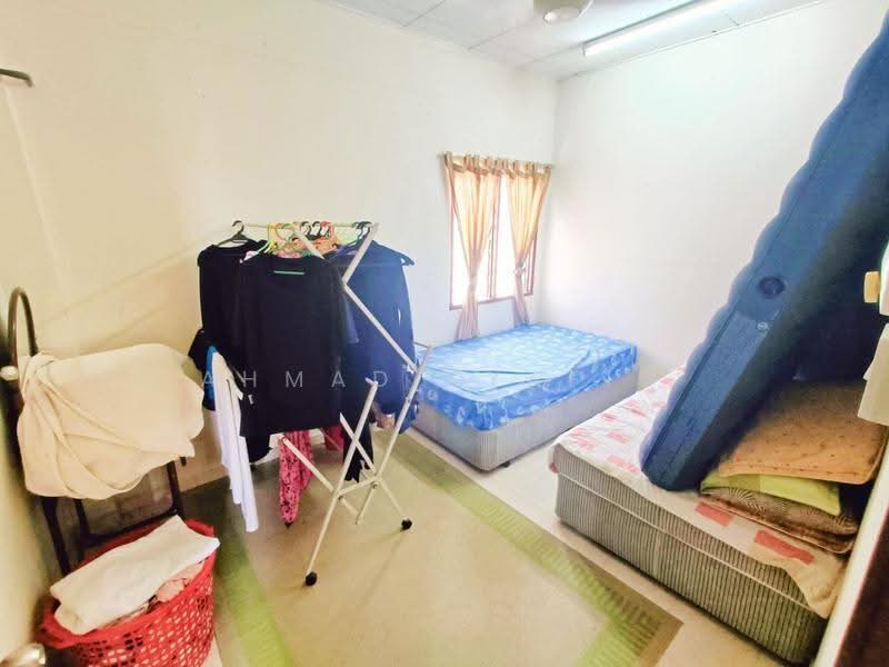 Pangsapuri untuk Dijual di Pangsapuri Desa Subang - Ahmad Syafiq - Bedroom - PropertyGuru.com.my
