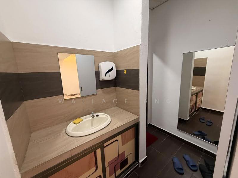 Shop for Rent in Taman Molek (Johor Bahru) - Wallace Ang - Bathroom - PropertyGuru.com.my