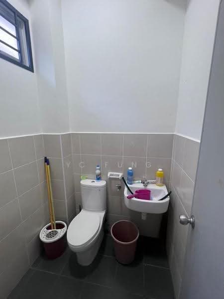 2-storey Terraced House for Rent in Taman Bestari Perdana (Pasir Gudang) - YC Fung - Bathroom - PropertyGuru.com.my