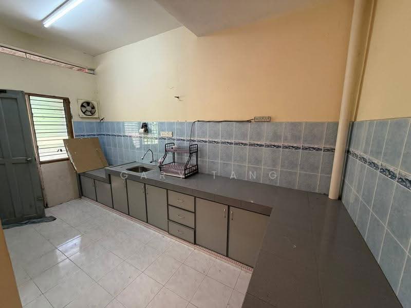 Rumah Teres 1-Tingkat untuk Dijual di Taman Lintang Makmur (Sungai Siput) - Gary Tang - Kitchen - PropertyGuru.com.my