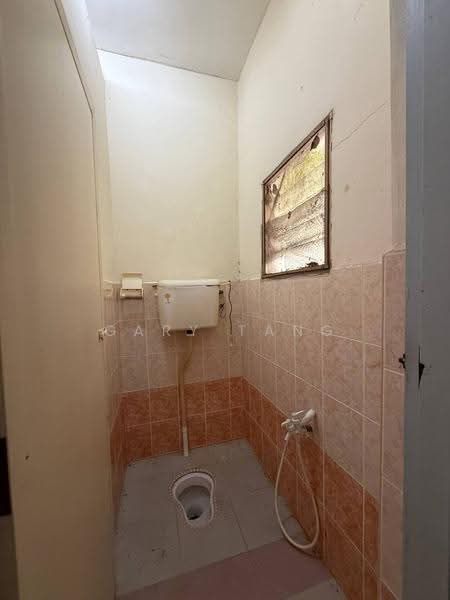 Rumah Teres 1-Tingkat untuk Dijual di Taman Lintang Makmur (Sungai Siput) - Gary Tang - Bathroom - PropertyGuru.com.my
