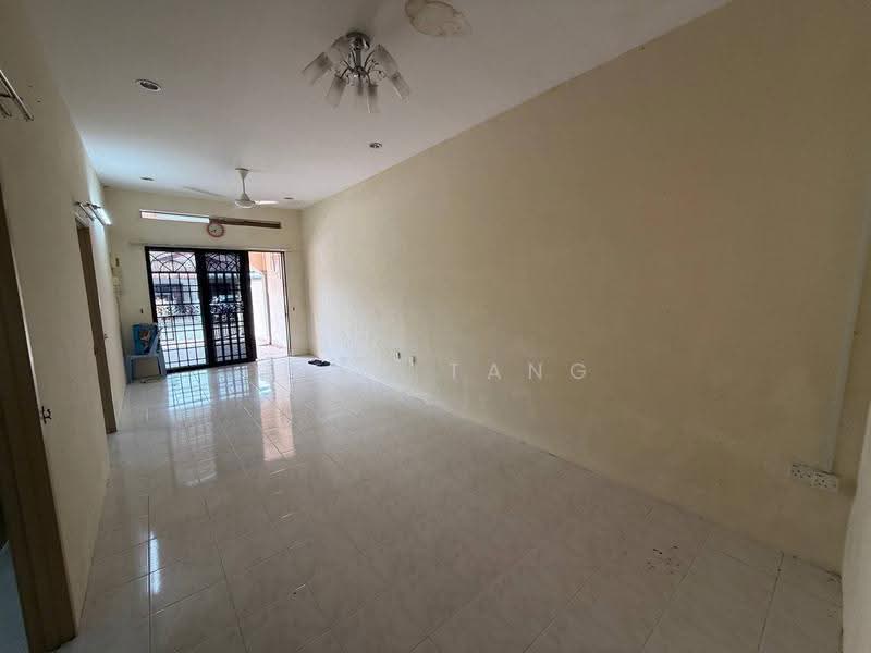 Rumah Teres 1-Tingkat untuk Dijual di Taman Lintang Makmur (Sungai Siput) - Gary Tang - Living Room - PropertyGuru.com.my