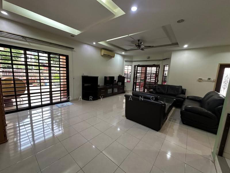 Rumah Berkembar untuk Dijual di Tambun (Perak) - Gary Tang - Living Room - PropertyGuru.com.my