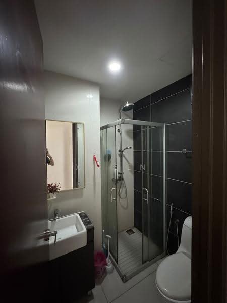 Condominium for Rent at Kings Bay @ Country Garden Danga Bay - XY Sen - Bathroom - PropertyGuru.com.my