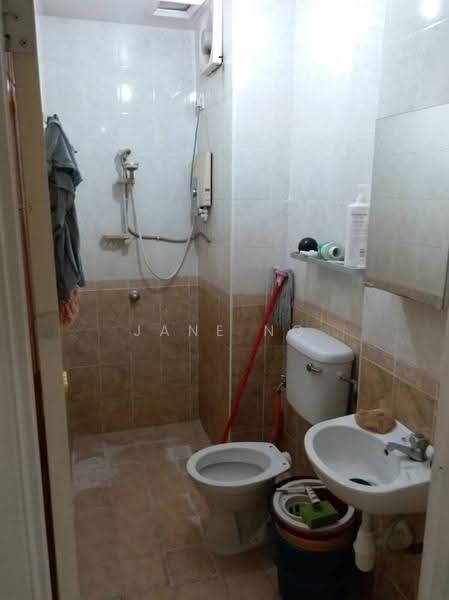 Apartment for Sale at Pangsapuri Sri Mekar 1 - Jane Ng - Bathroom - PropertyGuru.com.my