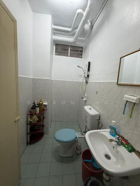 Apartment for Sale at Idaman Senibong - Sharon Ong - Bathroom - PropertyGuru.com.my