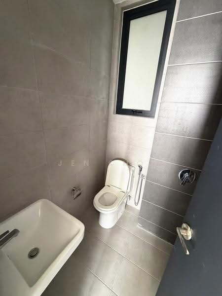 Kediaman Servis untuk Dijual di Urban Suites - Jen Choo - Bathroom - PropertyGuru.com.my