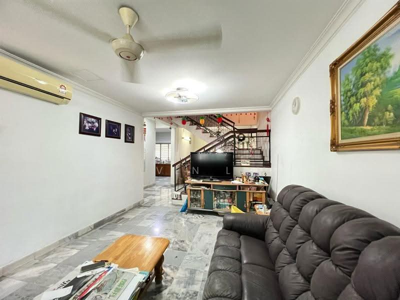 2.5-storey Terraced House for Sale in Bandar Sri Damansara (Selangor) - Alven Lim - Living Room - PropertyGuru.com.my