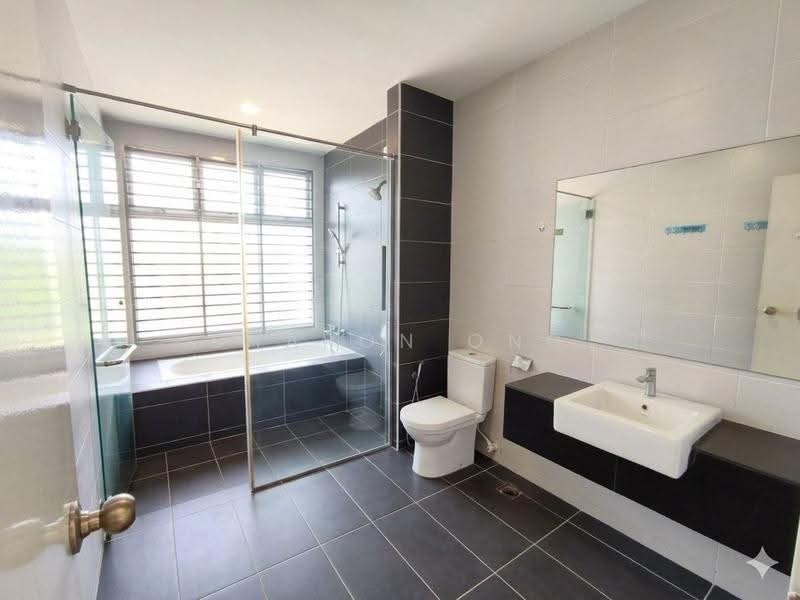Semi-Detached House for Sale in Taman Sri Pulai Perdana 2 (Skudai) - Sharon Ong - Bathroom - PropertyGuru.com.my