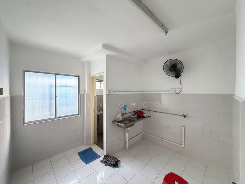 Apartment for Sale at Sri Ivori Apartment - Jen Choo - Kitchen - PropertyGuru.com.my