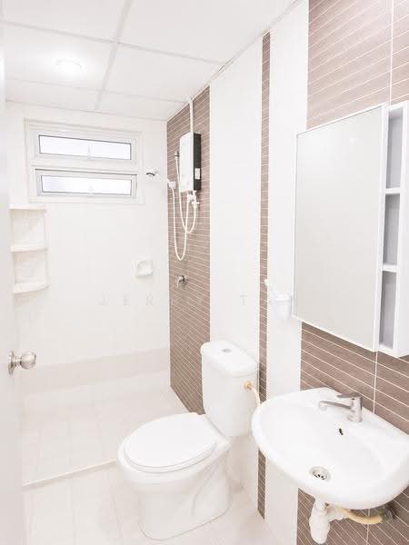 Kondominium untuk Disewa di The Spring - Jerry Tan - Bathroom - PropertyGuru.com.my