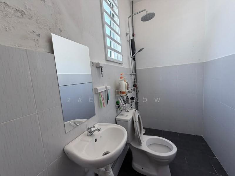 2-storey Terraced House for Sale in Senai (Kulai) - Zack Chow - Bathroom - PropertyGuru.com.my