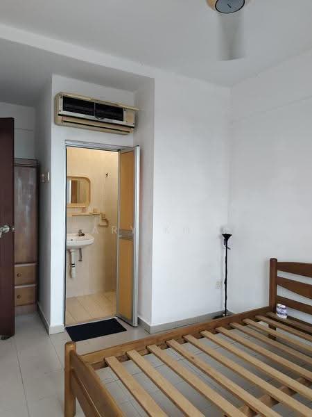 Pangsapuri untuk Dijual di Taman Erskine - Gary Khoo - Bedroom - PropertyGuru.com.my