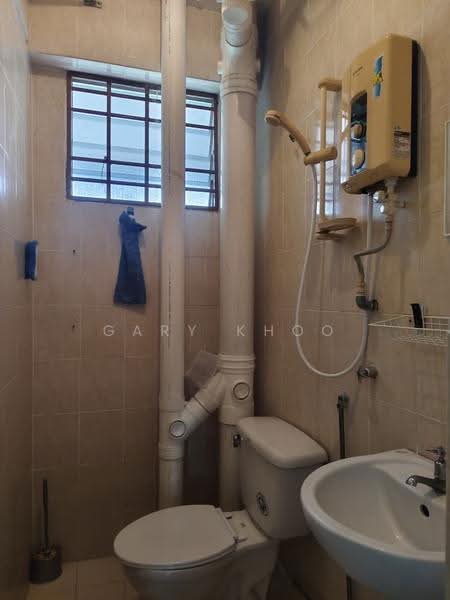 Pangsapuri untuk Dijual di Taman Erskine - Gary Khoo - Bathroom - PropertyGuru.com.my