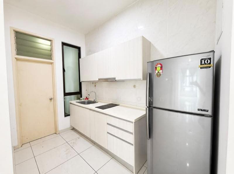 Kediaman Servis untuk Dijual di D'Summit Residences - Sharon Ong - Kitchen - PropertyGuru.com.my