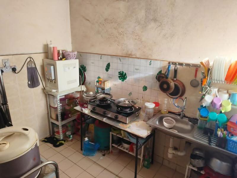 Apartment for Sale at Azalea Court - Dexter Chiew - Kitchen - PropertyGuru.com.my