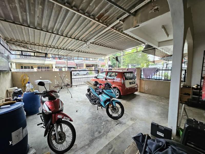 2-storey Terraced House for Sale in Taman Sri Jelok (Kajang) - Azean Wahab - Car Park - PropertyGuru.com.my
