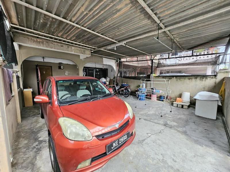2-storey Terraced House for Sale in Taman Sri Jelok (Kajang) - Azean Wahab - Car Park - PropertyGuru.com.my