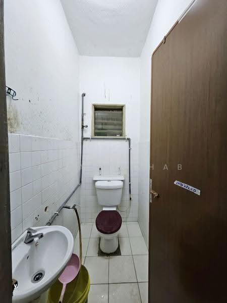 2-storey Terraced House for Sale in Taman Sri Jelok (Kajang) - Azean Wahab - Bathroom - PropertyGuru.com.my