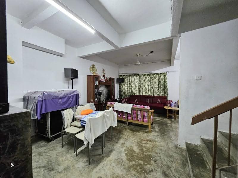 2-storey Terraced House for Sale in Taman Sri Jelok (Kajang) - Azean Wahab - Living Room - PropertyGuru.com.my