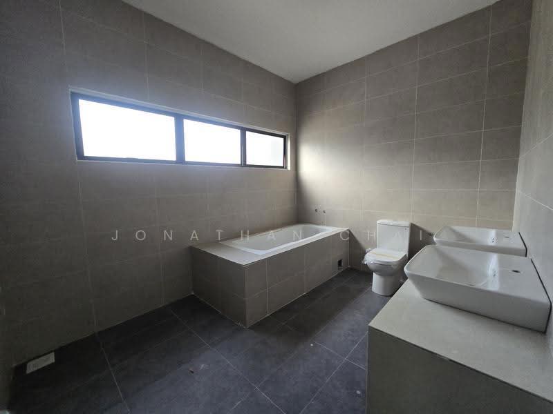 Bungalow House untuk Dijual di Bukit Jelutong (Shah Alam) - Jonathan Chai - Bathroom - PropertyGuru.com.my