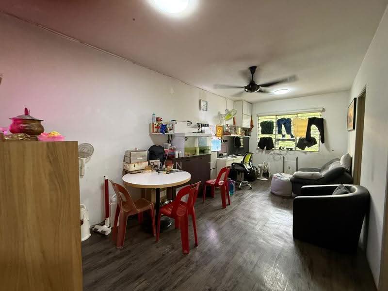 Rumah Flat untuk Dijual di PPR Kampung Baru Air Panas - Ethan Tham - Living Room - PropertyGuru.com.my