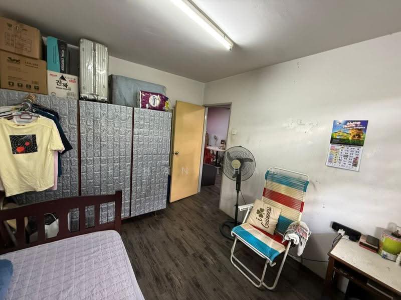 Rumah Flat untuk Dijual di PPR Kampung Baru Air Panas - Ethan Tham - Bedroom - PropertyGuru.com.my