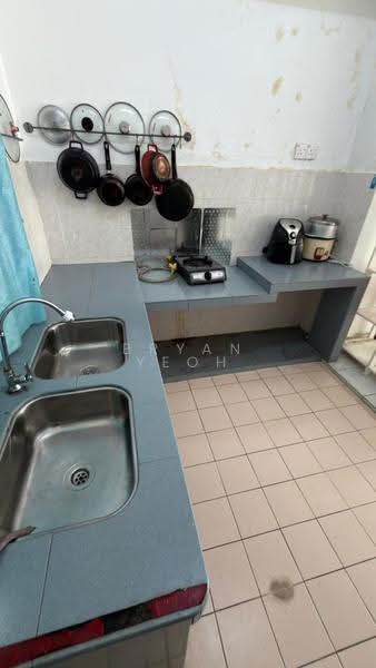 Condominium for Rent at Ridzuan Condominium - Bryan Yeoh - Kitchen - PropertyGuru.com.my