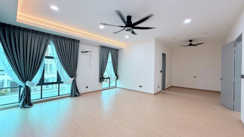 Semi-Detached House for Sale in Taman Semanja (Kajang) - Dlynie Ooi - Living Room - PropertyGuru.com.my